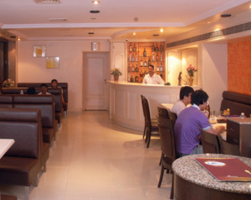 Restaurant & Bar